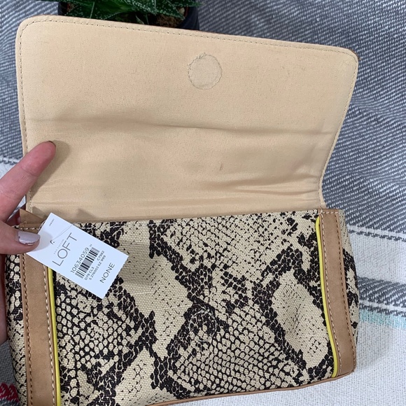 NWT LOFT Faux-Snake Skin Tan & Yellow Clutch - Picture 4 of 5